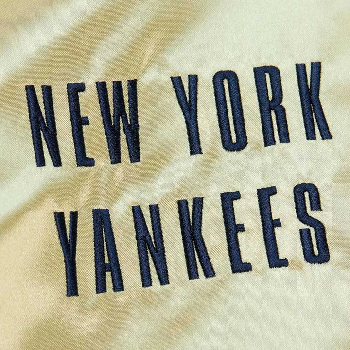 Men’s NY Yankees Team OG 2.0 Gold Jacket in Action in USA